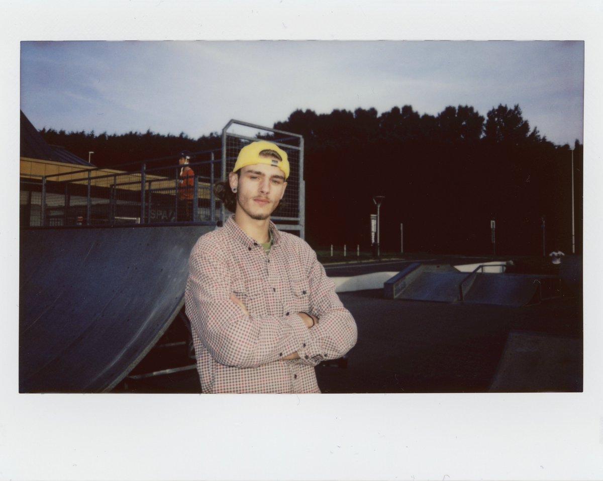 Capreoluskid's tweet photo. Afternoon at the skate-park with the polaroïd
@AxelBaisnee and @peckproute https://t.co/yKhqjYb7w0