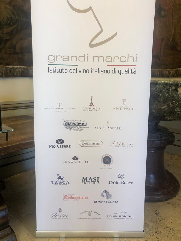 ArgiolasWinery's tweet photo. E' sempre bello confrontarsi con i colleghi @GrandiMarchi l'istituto del vino Italiano di qualità, in compagnia di @DoctorWine1, sui grandi temi #wine. Ieri abbiamo raccontato il #Turriga nella Masterclass a Palazzo Rospigliosi a Roma con Valentina Argiolas. https://t.co/hcqhRcAT0f