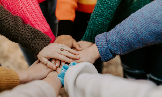 PledgeOne's tweet photo. The first of our two-part series event on Employee Engagement will be this Thursday, October 14. Listen to @ccfrantz @edieterich @nishkadab and Kathy Gu talk about adapting to the #hybridworkplace, plus our newest program: WePledge 1%.

RSVP now! https://t.co/1obhg1Jdbu https://t.co/mtsJA24g3Y