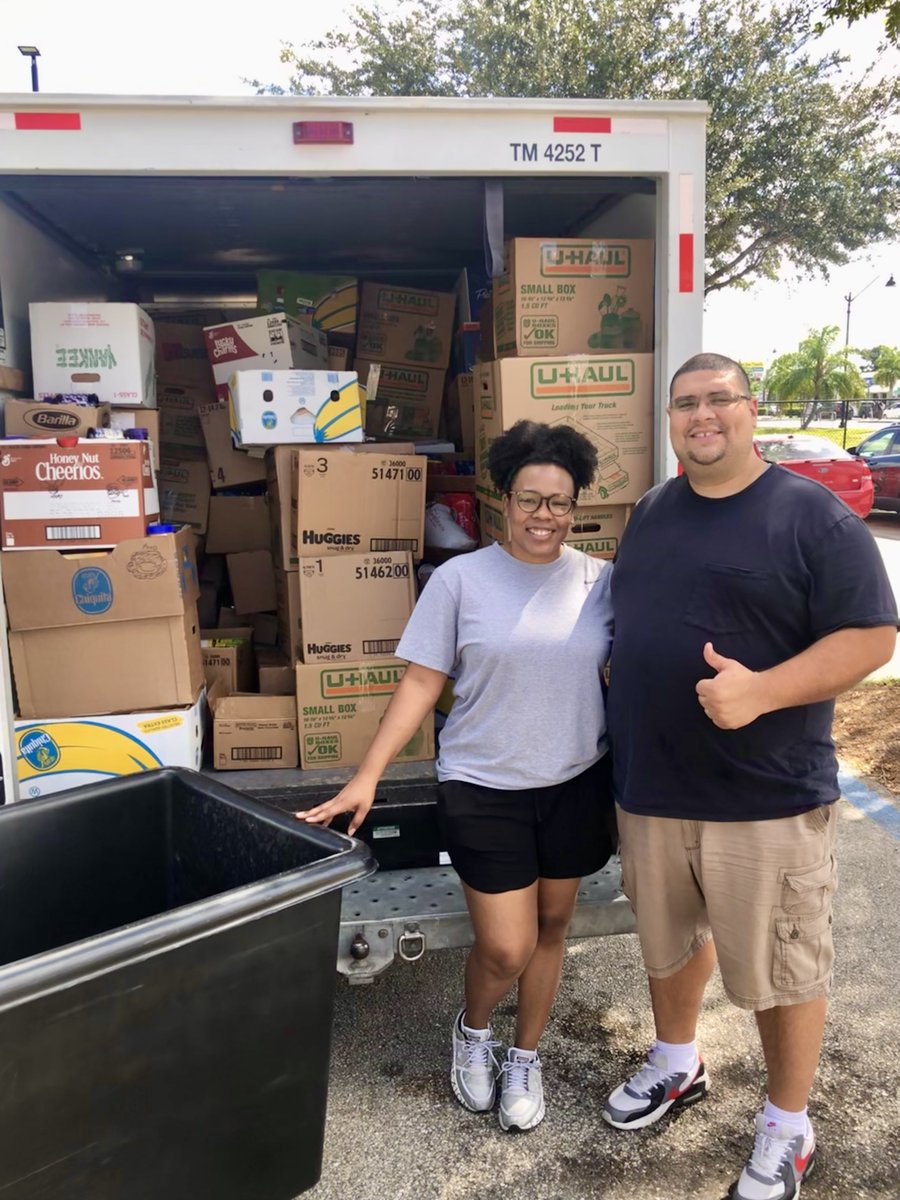 CCLeeCounty's tweet image. Check out the incredible generosity from our friends at @SummitSWFL! They hosted a food drive and donated 1,420 POUNDS of food to Community Cooperative! These shelf-stable groceries will go directly to families in need. From the bottom of our hearts, thank you! ❤️