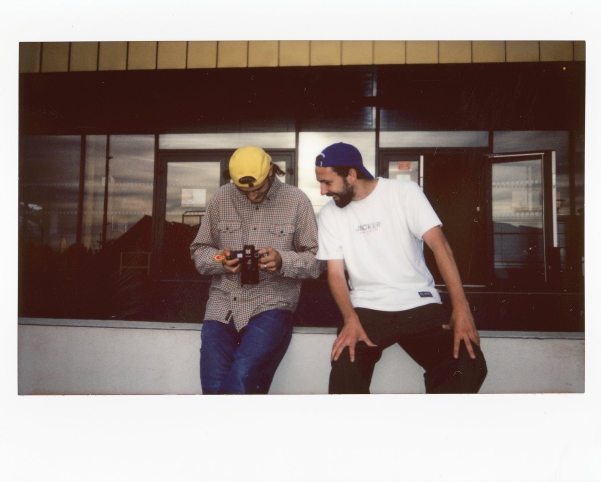 Capreoluskid's tweet photo. Afternoon at the skate-park with the polaroïd
@AxelBaisnee and @peckproute https://t.co/yKhqjYb7w0