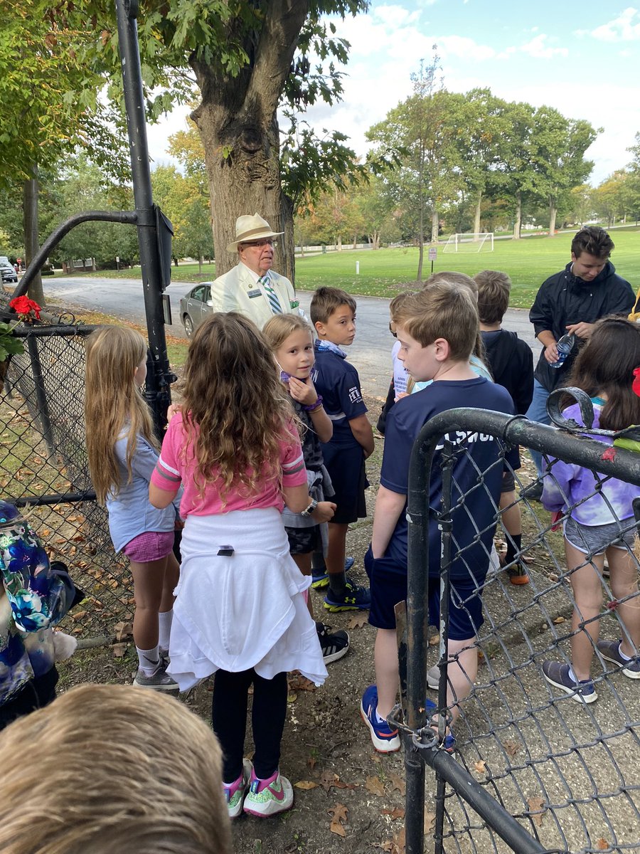 MrsMillerin207's tweet photo. You will not believe that we ran into DAVID HUDSON’S descendants who were all the way from California learning about the town their family member founded! What a happy happenstance! We also got to have our town historian visit us! Very cool day! #ewpride https://t.co/IJo65aABqU