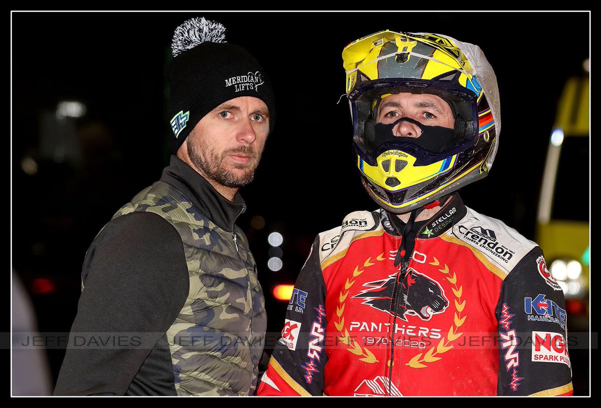 He’s been a great team man all season so it was no surprise, despite a nasty crash he was there giving advice &amp; lending a hand.