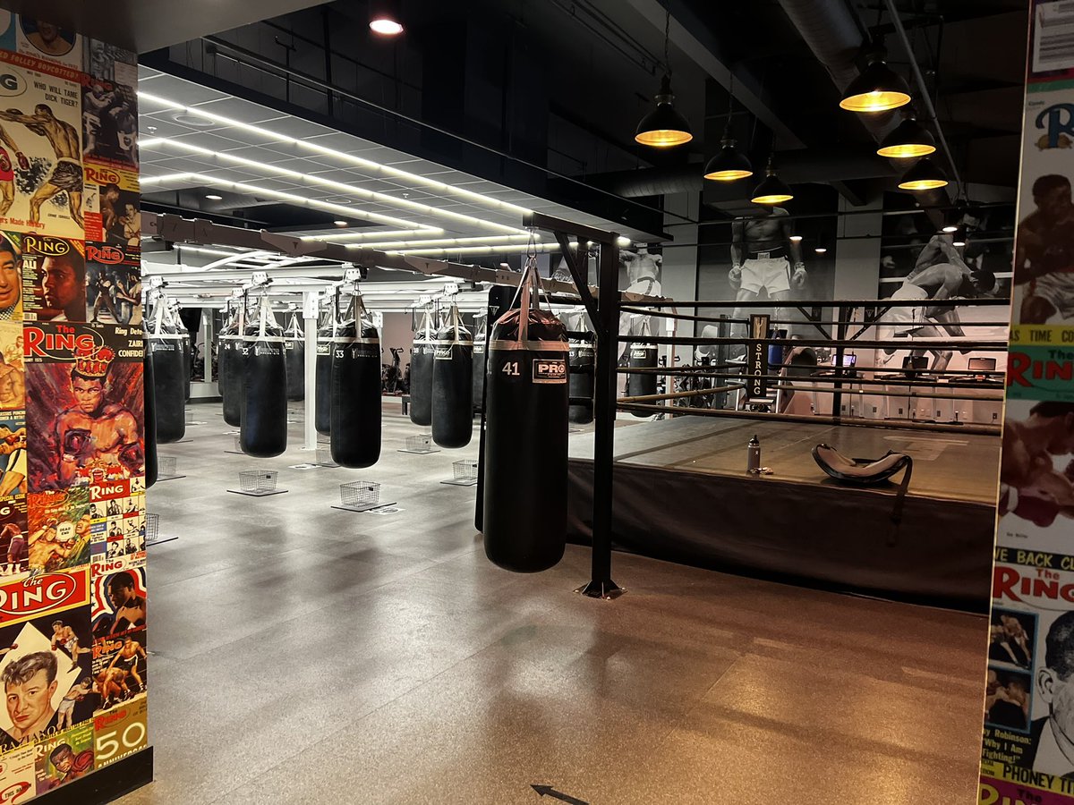 TeamUBG's tweet photo. My office #boxing https://t.co/U23woC64ar