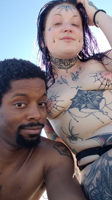 Its @MonroeMedusa's first time being nude in public! Enjoying our time at @HauloverBeachFL 😁 https://t<a class="tags" href="/tag/monroemedusa">@monroemedusa</a><a href="/tag/hauloverbeach"class="tags"><span>#hauloverbeach</span></a>