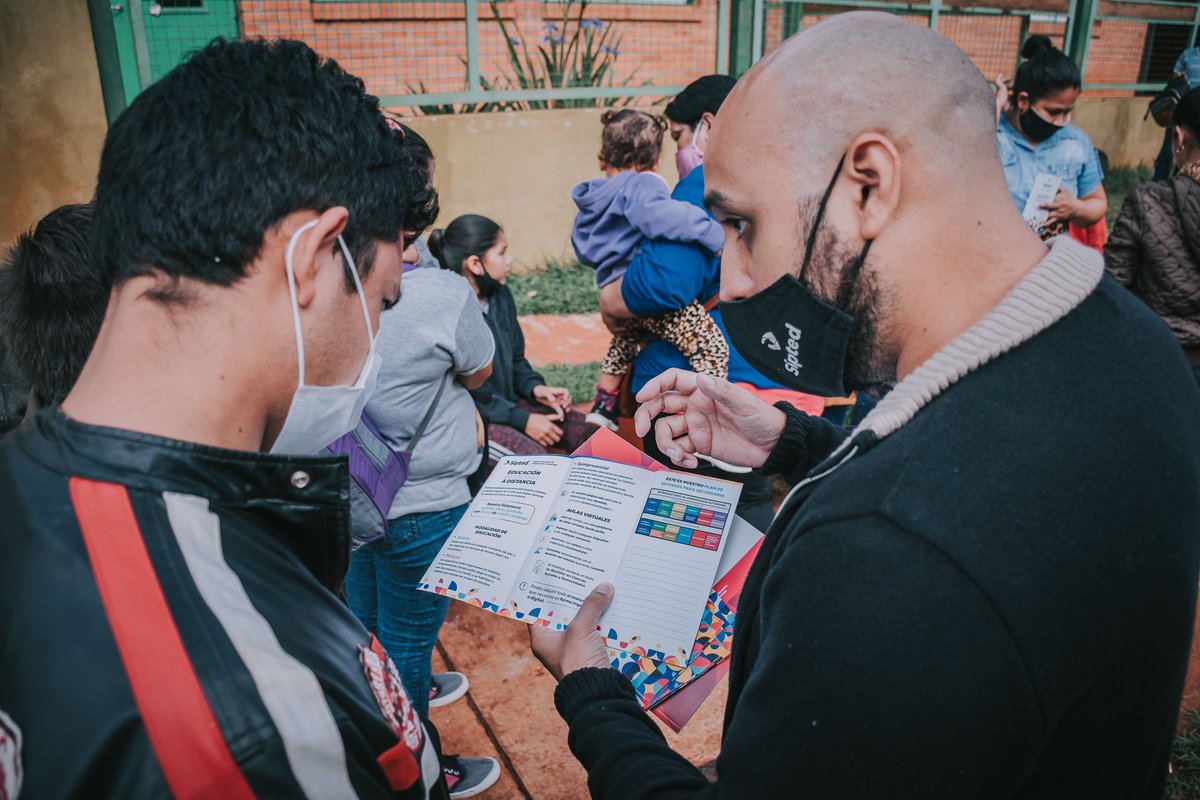 siptedmisiones's tweet photo. 👉 Los Promotores Educativos participaron del Operativo del @PASInteriorMnes en la Escuela Provincial N°895 de la localidad de Campo Viera, junto al Vicegobernador @Arce_Carlos_, al Intendente del municipio @GermanBurger5 y al Subsecretario del PAS Interior, Enrique "Kike" Parra. https://t.co/d7GVXxqOJS