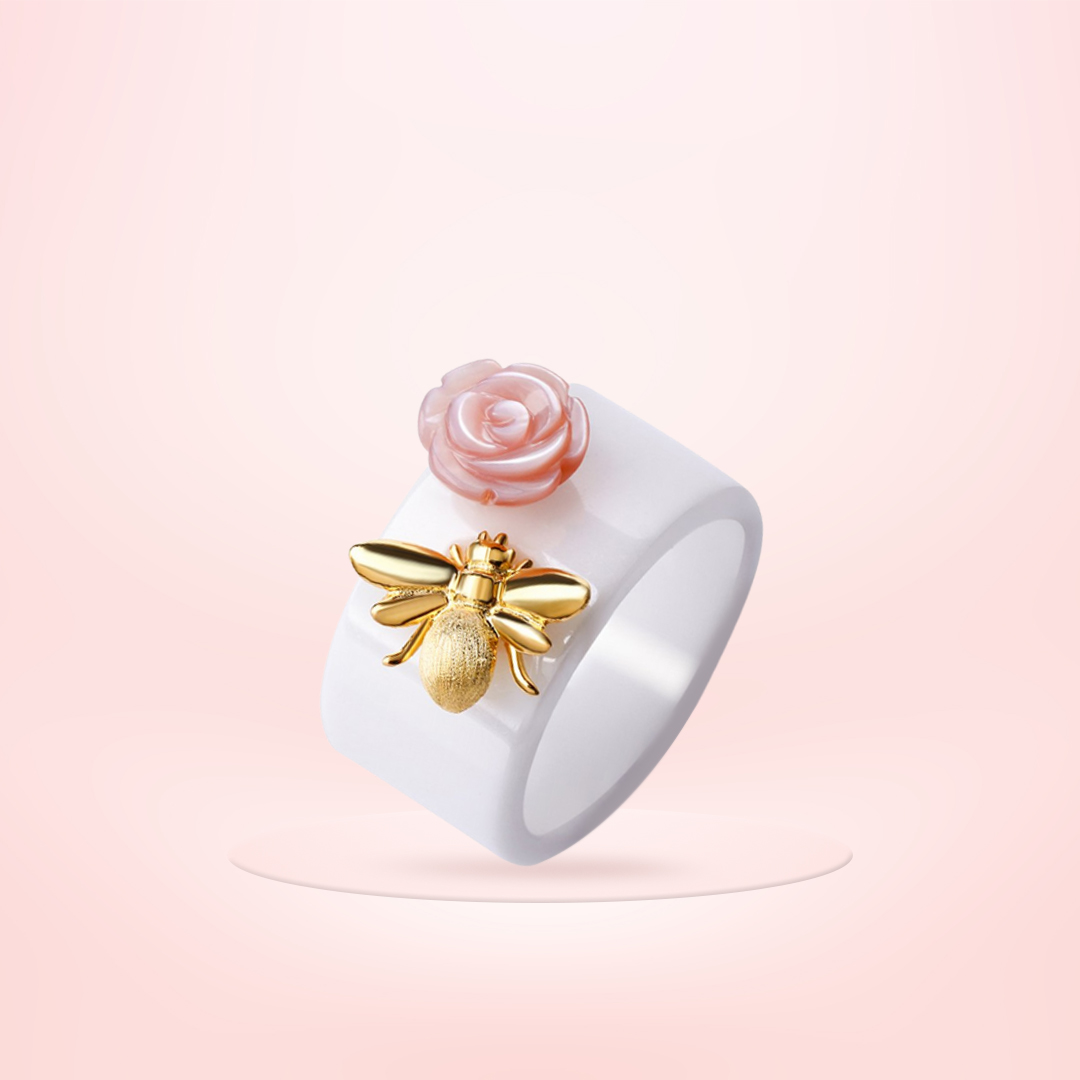 LoveLotusFun's tweet photo. This Kiss From A Bee Ring stands out for its unique silhouette, which adds an unexpected element to your casual outfit. Style yours with the matching earrings.
#LoveLotusFun
#BeeJewelry
#ThinkPink https://t.co/dNVWstoyKf