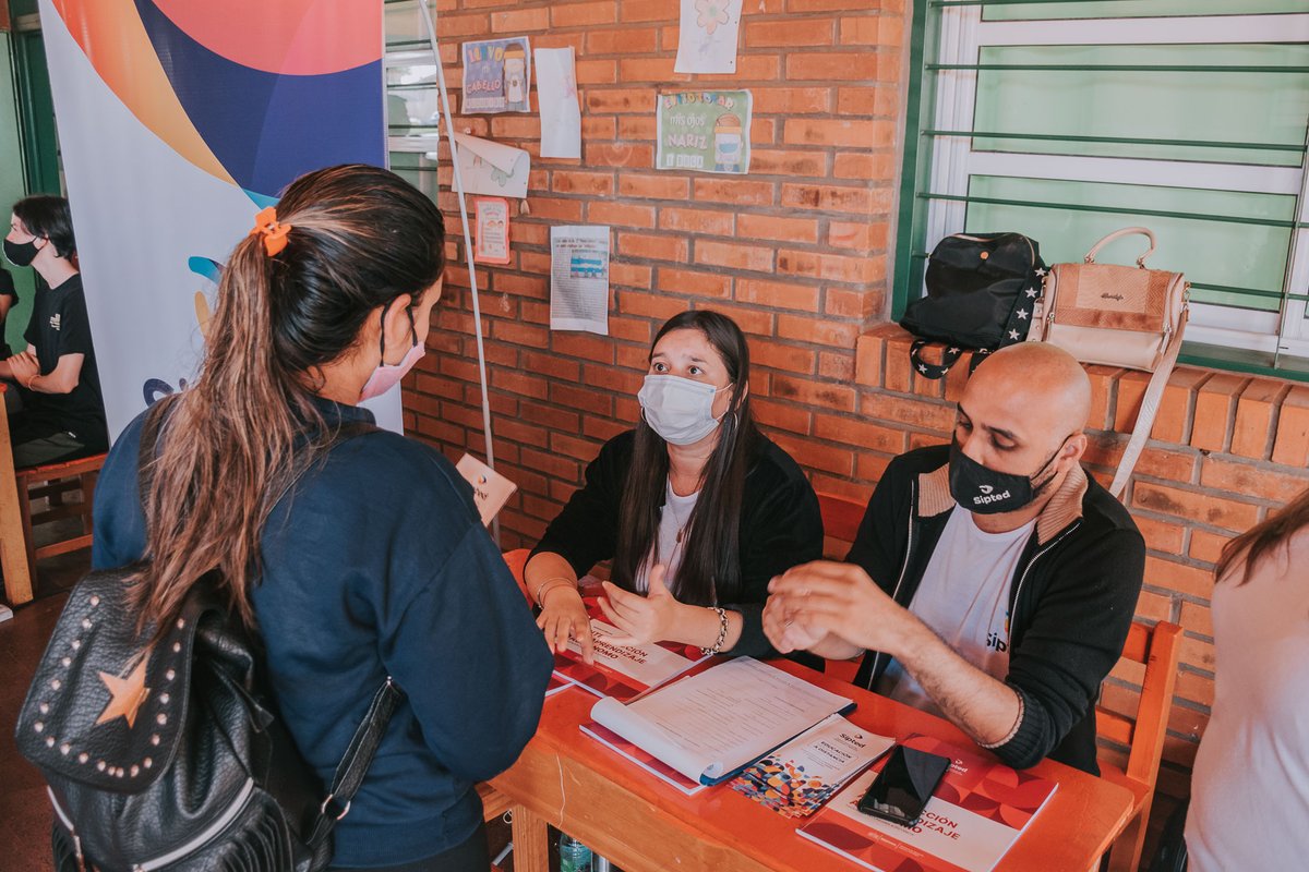 siptedmisiones's tweet photo. 📢 Allí brindaron información sobre nuestra propuesta educativa a todas las personas que asistieron al lugar y asesoraron a aquellas interesadas en comenzar, continuar o finalizar sus estudios en el Sipted. https://t.co/Jqg4qXGZKV