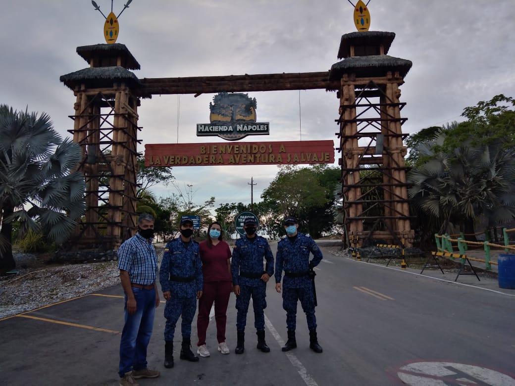 INPEC_Colombia's tweet photo. Libera Colombia llegó al parque temático Hacienda Nápoles, un gran paso en cuanto al posicionamiento de la marca Libera Colombia y los productos elaborados por la población privada de la libertad de la Cárcel y Penitenciaría de Media Seguridad de Puerto Triunfo. https://t.co/pDhCKf8ANE