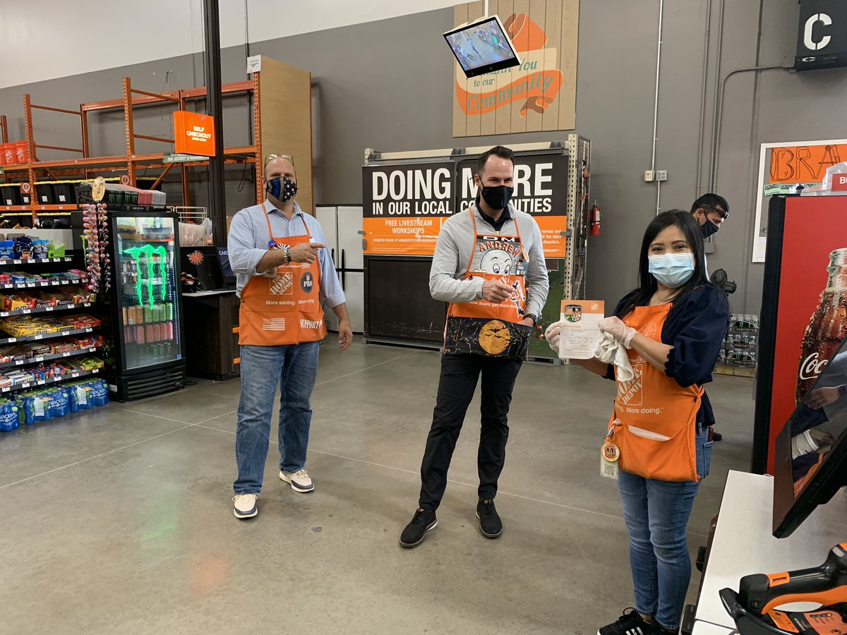 AmberKahao's tweet photo. Spent time with DM Andrew Nagy, recognizing associates for GET behaviors! #thd0453 #HomeDepot #HDDistrict287 #HDPMD @KamJohnston_ @NagyAndrew @Andrewloomis69 @Lizeth_Cruz0453 @DHRM_mjackson https://t.co/JPcELpwIGg