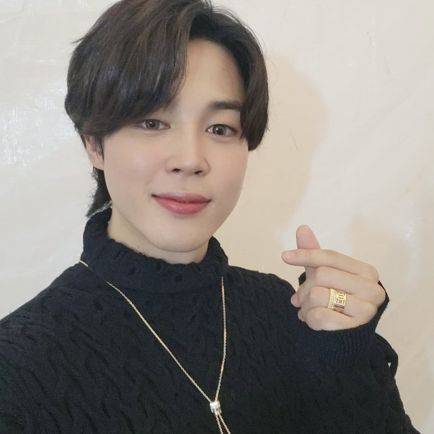 961KISS's tweet photo. HAPPY #JIMINDAY! We purple you! 💜 let's send him some EXTRA birthday love #BTS_ARMY! 🎂 @BTS_twt https://t.co/LOzex26EjR
