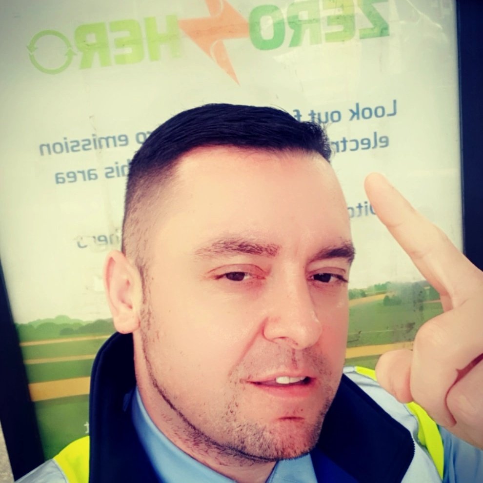 RouteMstrJames's tweet photo. #NewProfilePic #ZeroHeroesHaveArrived #ItsTimetoSwitch #ZeroEmissionElectricBuses #PoweredByMcGills https://t.co/HjKggsvN1L