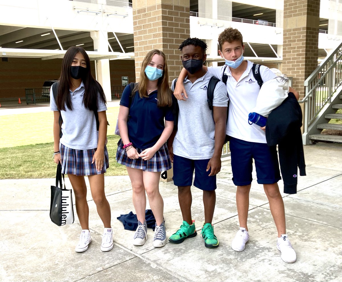 awtyintlschool's tweet photo. Welcome back from Fall break!
After a week of empty classrooms and hallways, it’s so nice to see our students back on campus.
#Awty2122 #backtocampus #myAwty https://t.co/IHL3dekfBS