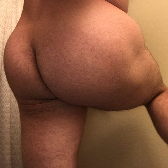 RT if you wanna tongue fuck my ass 🍑 https://t.co/ZLMccCmQDe