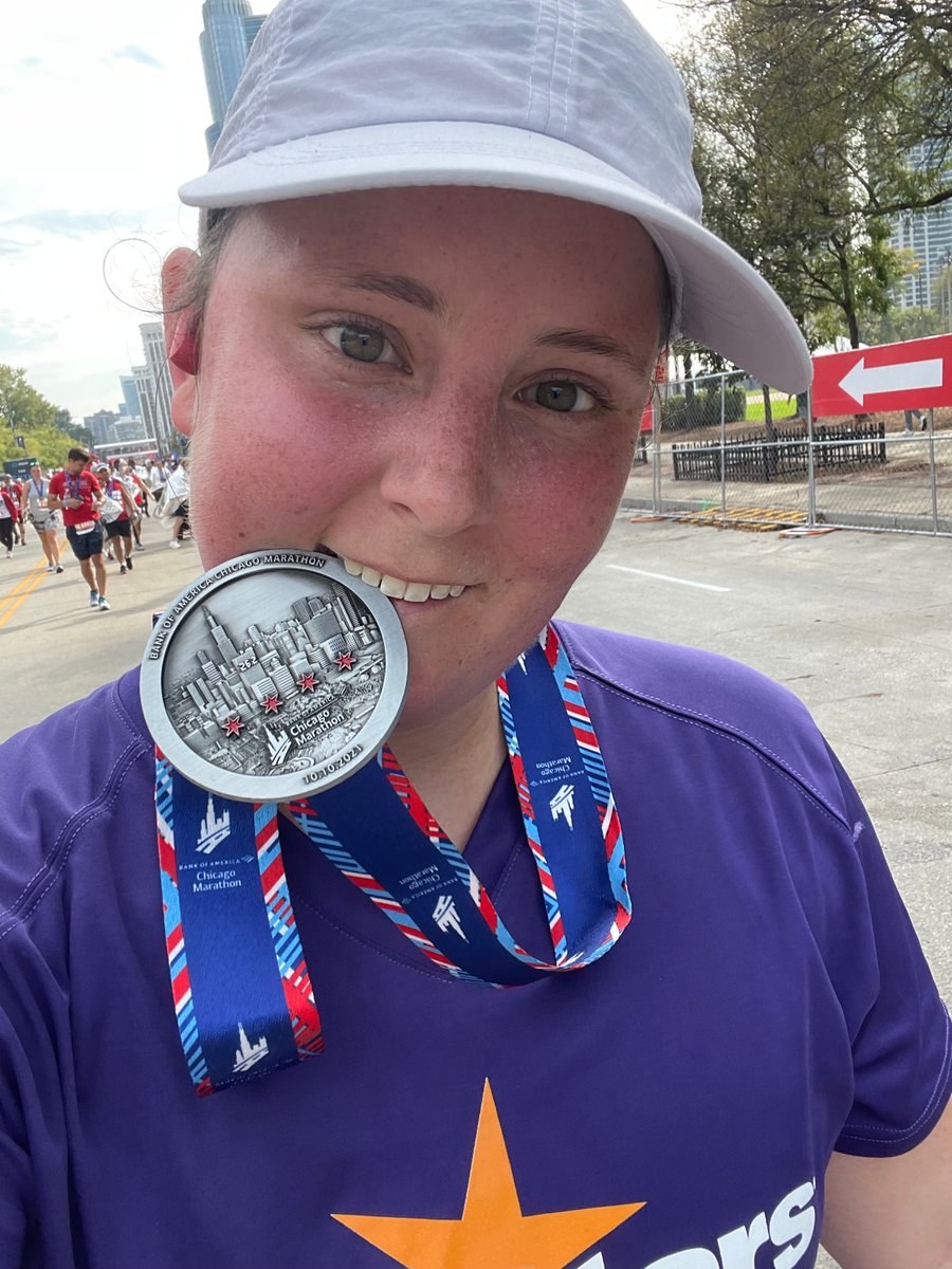 alzassociation's tweet photo. On Sunday, our #ALZStars ran the #ChicagoMarathon to raise important funds and awareness to fight Alzheimer's. Together, runners raised more than $400K to support the work of the Alzheimer's Association. Thank you, runners, for your passion and dedication! #ENDALZ https://t.co/nrtzbBxAFT