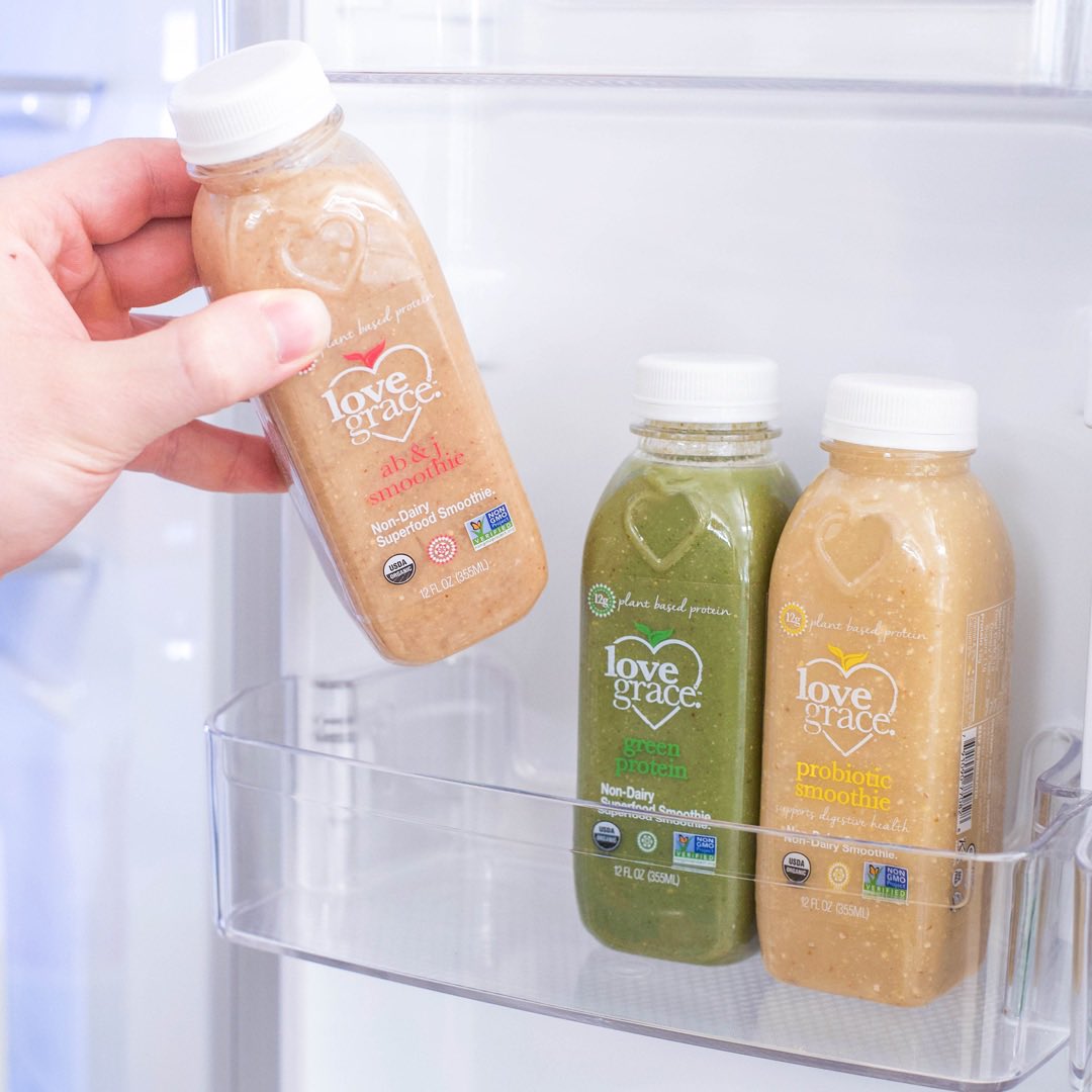 Lovegracejuice's tweet photo. Our protein-packed smoothies are the perfect fit for an on-the-go lifestyle! They're dairy-free, soy-free, preservative-free, and 100% delicious so you can keep up with your schedule, without sacrificing nutrition and good taste #proteinsmoothie https://t.co/74XbvMok2o