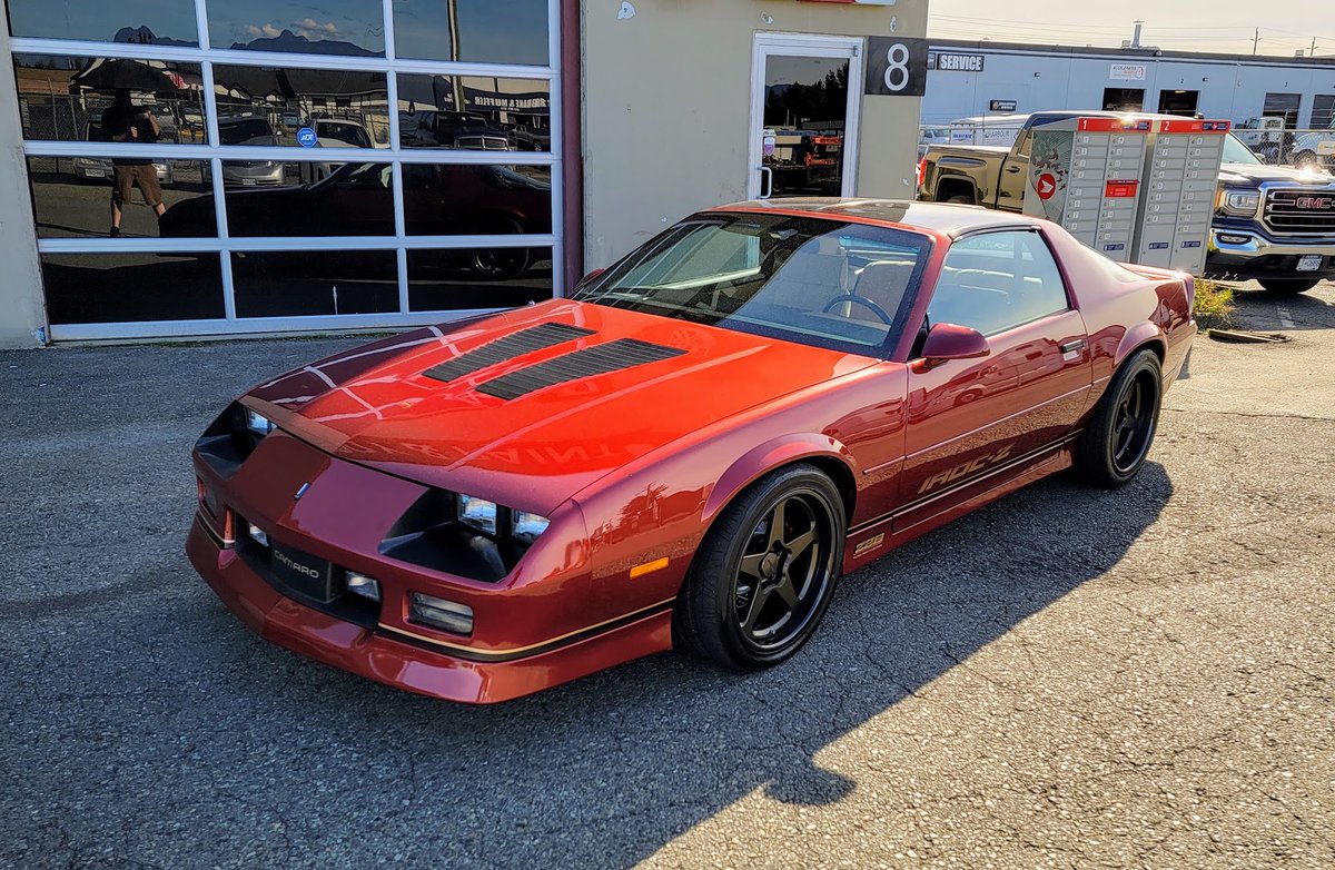 ForgelineWheels's tweet photo. Mister Mahil, your chariot is ready. Incredibly, Deepโs #protouring #Chevy #Camaro on #forgeline #FF3C #openlug has only 26k miles! https://t.co/0BxfTn12td https://t.co/bcKpE2q9GF