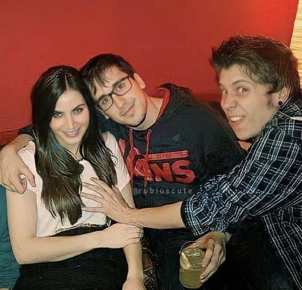 GilSestan's tweet image. Hola soy el rubius te puedo tocar una?? #preguntasrabos