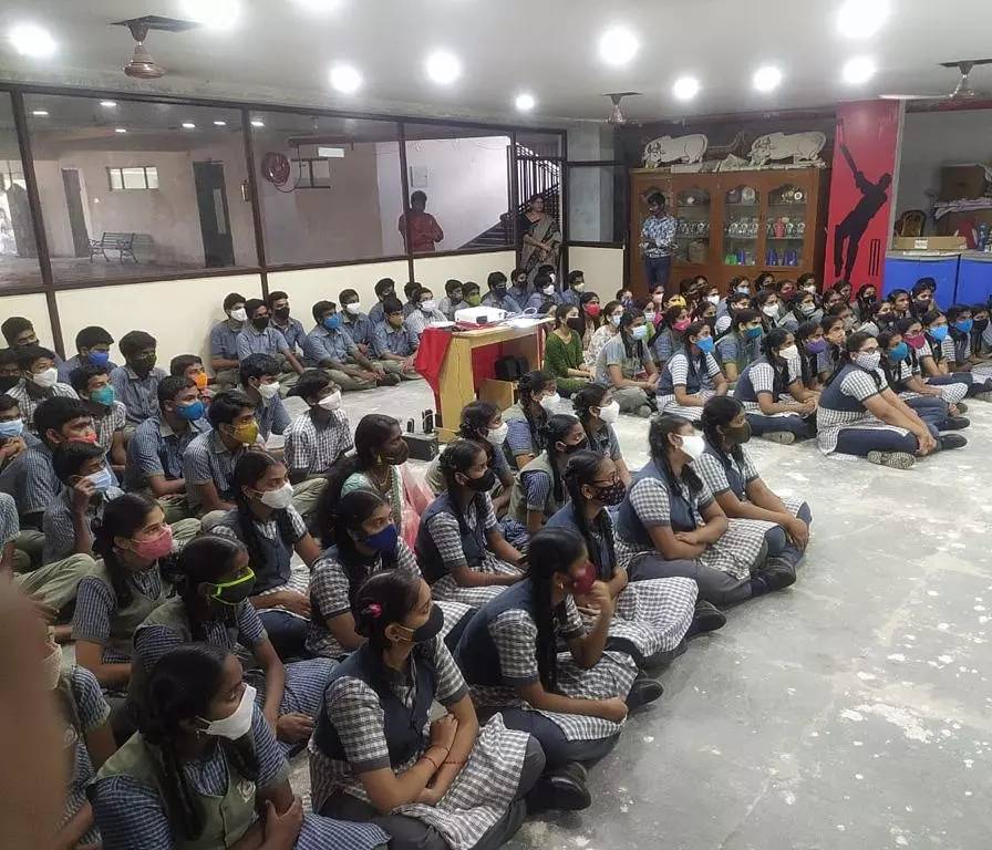 CEI_NGO's tweet photo. A gathering of 110 students from Sri Shirdi Sai Vidya Niketan, Chemudulanka, greeted team CEI on 5th October and attended our #webinar on Climate Change and Plastic Pollution.

#october #climatechange #environment #plasticpollution #nopollution #nocarbonfootprint #sustainablelife https://t.co/r8jjQkUUoZ