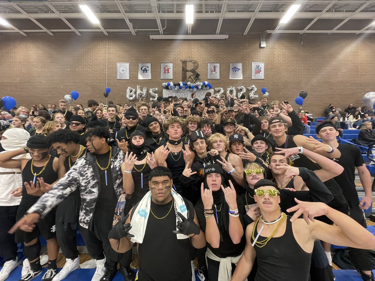 RodneyShaw55's tweet photo. busy night for Bingham High!  Lady Miners soccer team loses a heartbreaker to Mtn. Ridge, senior night for our Lady Miner volleyball team who sweeps Herriman and our fall choir concert at WJMS. Thank @Principal_DRG for helping us out. It’s a Great Day to be a Miner! https://t.co/gPmEZX2X84