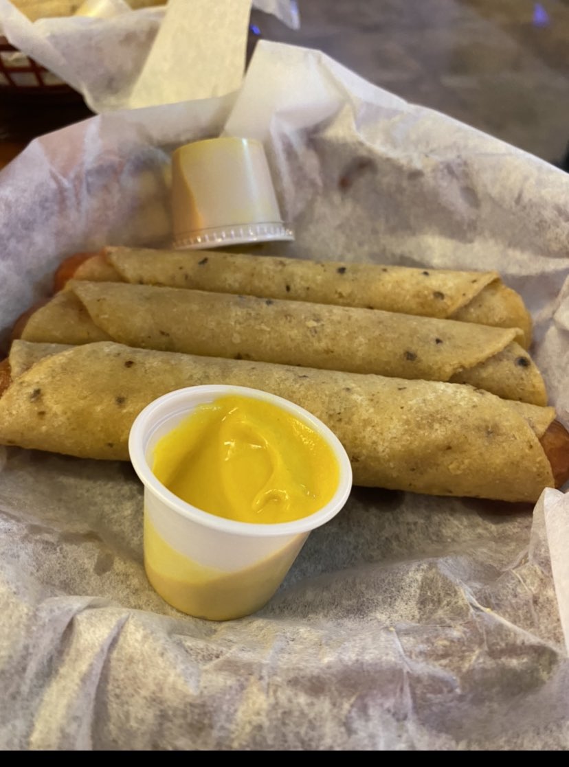 CleanGuayabera's tweet photo. “What’s a crispy dog?” 🚩🚩🚩🚩🚩🚩🚩🚩🚩🚩🚩🚩🚩🚩🚩🚩 https://t.co/OjrBf64Zvw