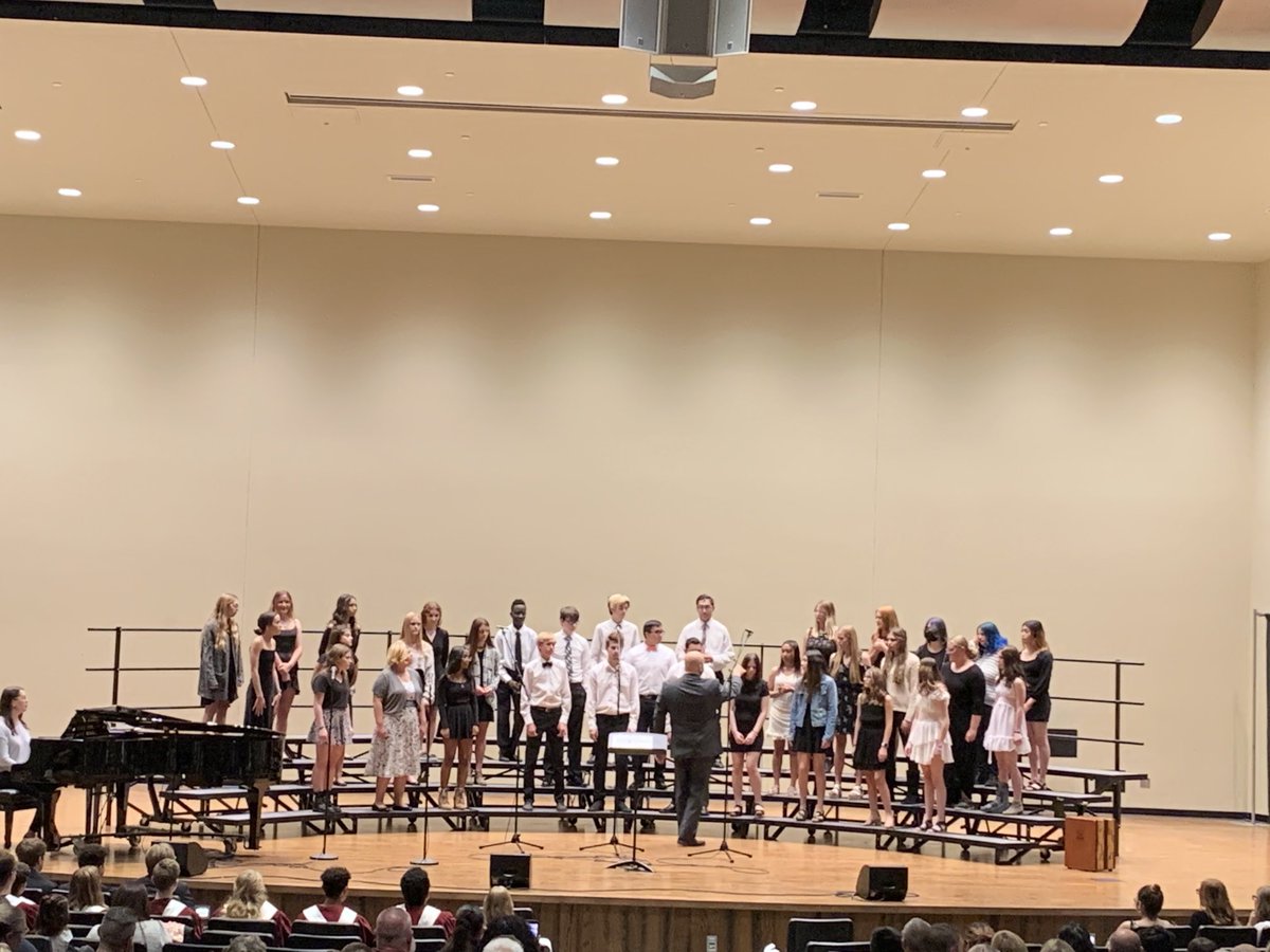 tkwapnioski's tweet photo. Concert #✌️on the night for #JacobRitter and his ⁦@DiscovererWay⁩ Performers.  A couple of great shows! https://t.co/bTFDZ398BY