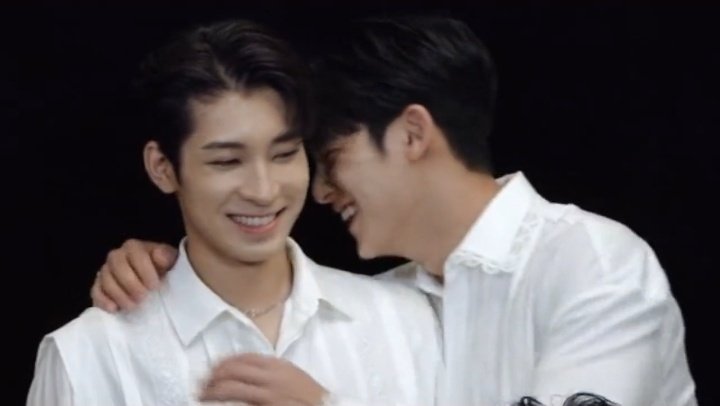 _unhaengilchi's tweet photo. 🤵🏻♥️🤵🏻 https://t.co/VvrJ45BiJd