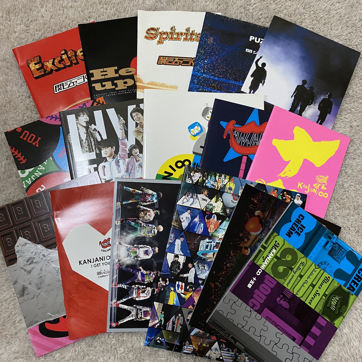 mmux8's tweet photo. 着て欲しい過去衣装を明日までに
1着に絞るという超難関の課題。
悩ましすぎて、今日は日中暇なので
ブックレットで書類審査始めます🥼
#関ジャニ∞ https://t.co/kkpOR70iRf