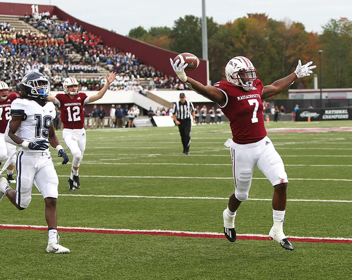 delvin_dp's tweet photo. After a great talk with @DanCarrel I am very Blessed and Grateful to Receive my First Official Offer from UMass University I thank you guys the most  @markduda73 @CoachJPardini Thanks to y’all. https://t.co/08392ERAGu