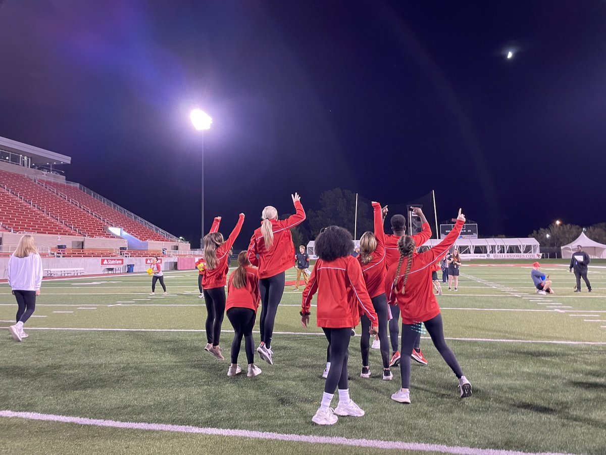 ISUCheerleading's tweet photo. #RedbirdRUMBLE
#RedbirdHomecoming https://t.co/RFQj4q2ecP