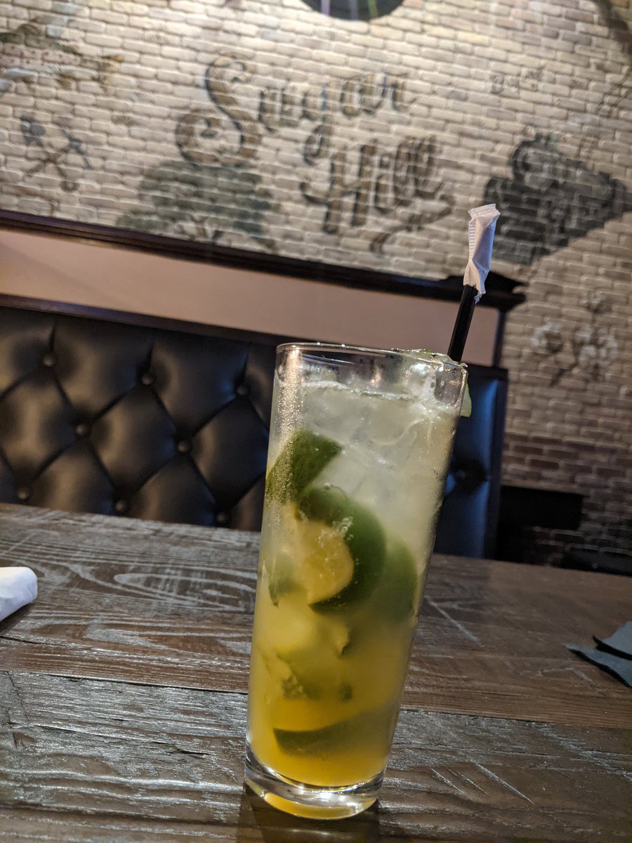 TableBoothorBar's tweet photo. Took myself on a date last night to @centralcitytavern to get those Fried Oreos! Added a fruity non-alcoholic Passion fruit mojito! And it was just as amazing! https://t.co/jIM2w7jlrX