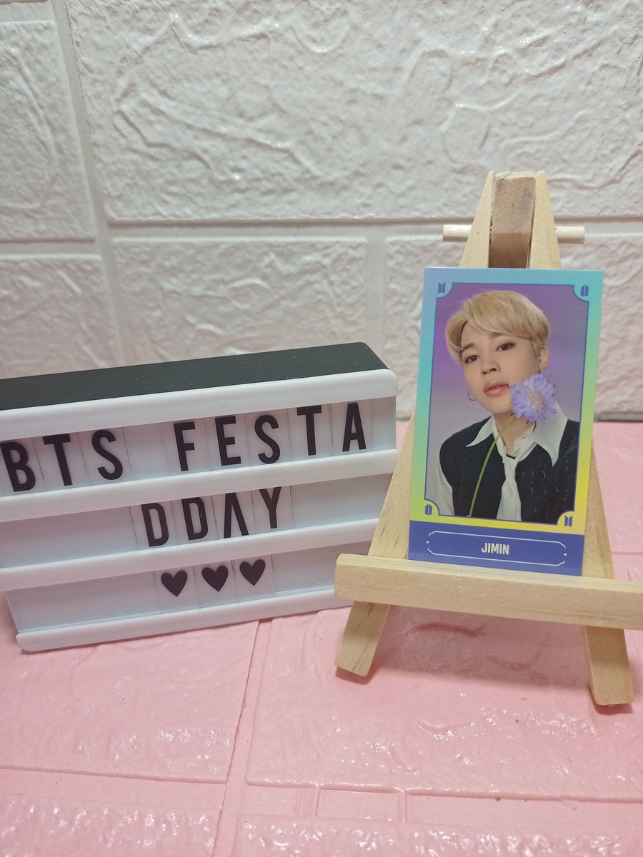 ShopArmyblink's tweet photo. #HappyJiminDay

Free BTS Festa Dday Calendar Jimin Mini PC. Refer to the picture below. Wrong code is not acceptable. https://t.co/2bortieDfJ