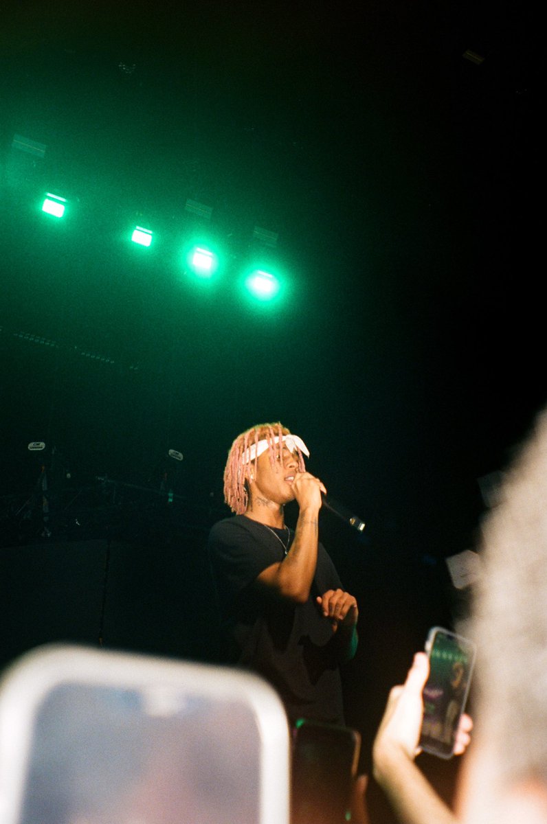 munchiepresents's tweet photo. 🕸💞 @imsofaygo 
shot by me📸 

#sofaygo #pinkheartz #la #Photography #photography #show #photographers #photographer #film  #35mmfilm https://t.co/e3Gesuxb4c