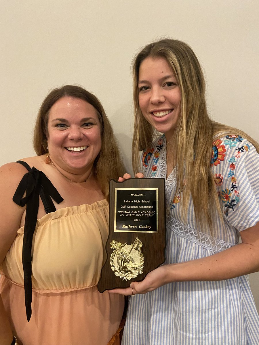 Congrats to Kate Caskey on receiving Girls Golf Coaches Association Academic All-State (1 of only 15 golfers in Indiana)!  Coach Ali and the entire team are so proud of you!
👍⛳️