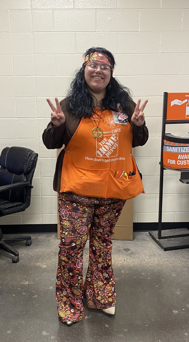 Livaiy's tweet photo. #CamMonth today was 70’s Day at 1504 and a bunch of cashiers participated today! Tune in for the other decades this week ✌🏼☮️ @ChenePowers @THD1504MASM @THDAsm1504 https://t.co/BlvepQHAjL