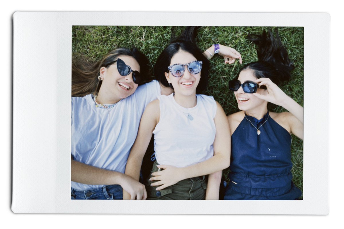 Chichifernandz's tweet photo. Si, ser tres hermanas es tan cool como suena @fufifernandez @Melifernandez2 https://t.co/br0PDMpumE