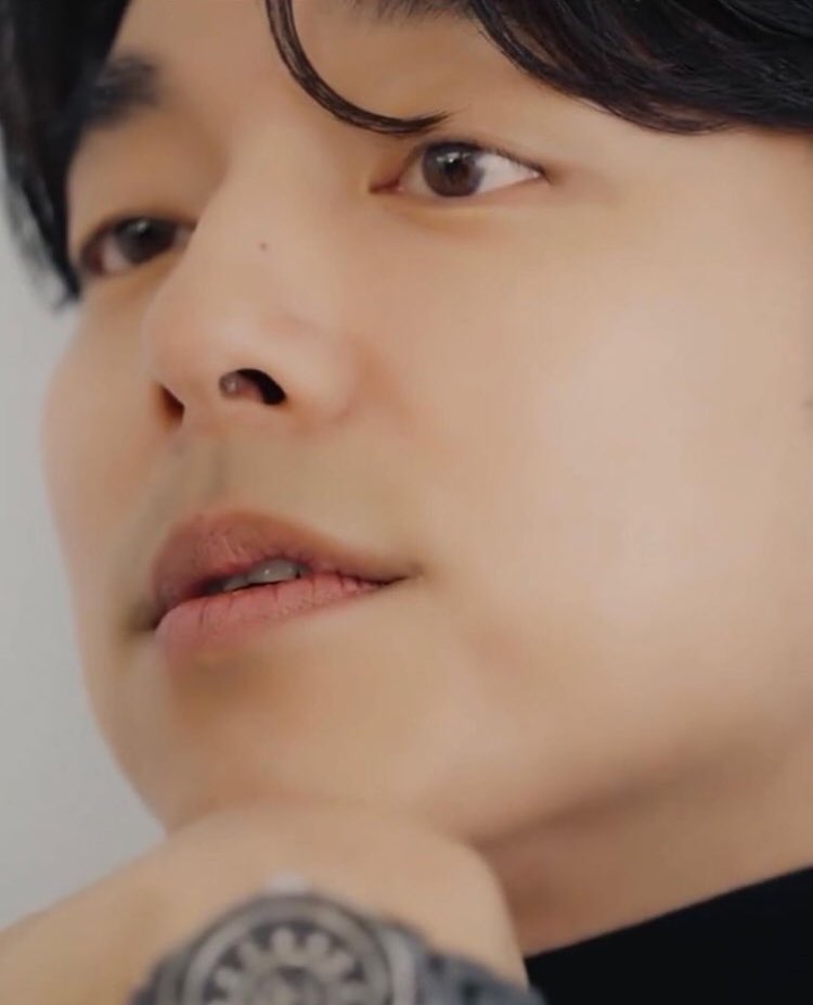 ThxGodImAWoman's tweet photo. Iβm dead... π₯΄ππ₯΄ So good Night Ladies... #GongYoo #AdorableMen #Handsome #SweetDreams https://t.co/84JHiG4bh6