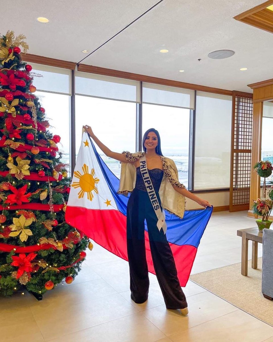 TheSizzumsPH's tweet photo. En route to Egypt! 🇵🇭✈️ 

Our Binibining Pilipinas Intercontinental 2021 Cinderella Faye Obeñita now ready for another chapter of her Cindy-rella story in Egypt. 

Are you ready for her Miss Intercontinental journey? 👑 
#BbPilipinas #MissIntercontinental2021 https://t.co/NaPs503R71