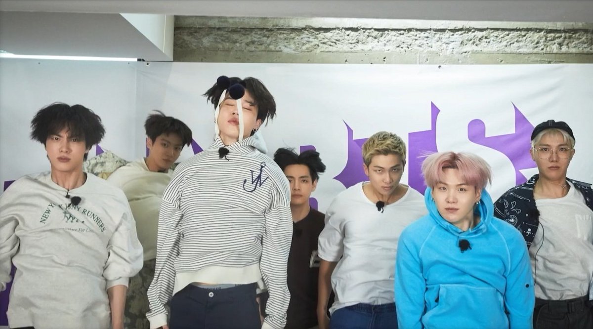 BTS_twt_Bighitt's tweet photo. 안녕하세요 우리는 BTS!! 👋🏻😂 https://t.co/qzffxQa7q0