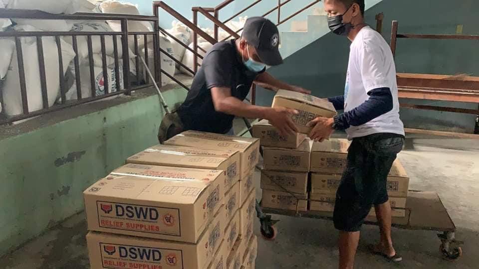 piaregion2's tweet photo. The Department of Social Welfare and Development Field Office 02 (DSWD FO2) provided on Tuesday, October 12, 2021, a total of 1,673 family food packs as augmentation to Local Government Units (LGUs) affected by tropical storm “Maring.” https://t.co/qIYSZrbdEz