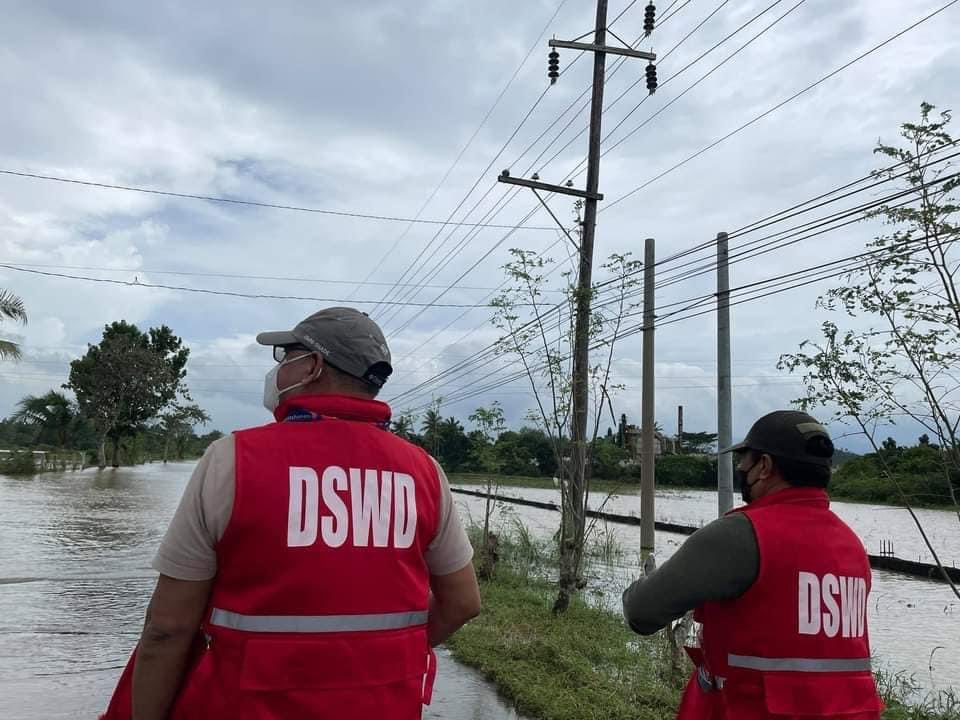 piaregion2's tweet photo. The Department of Social Welfare and Development Field Office 02 (DSWD FO2) provided on Tuesday, October 12, 2021, a total of 1,673 family food packs as augmentation to Local Government Units (LGUs) affected by tropical storm “Maring.” https://t.co/qIYSZrbdEz
