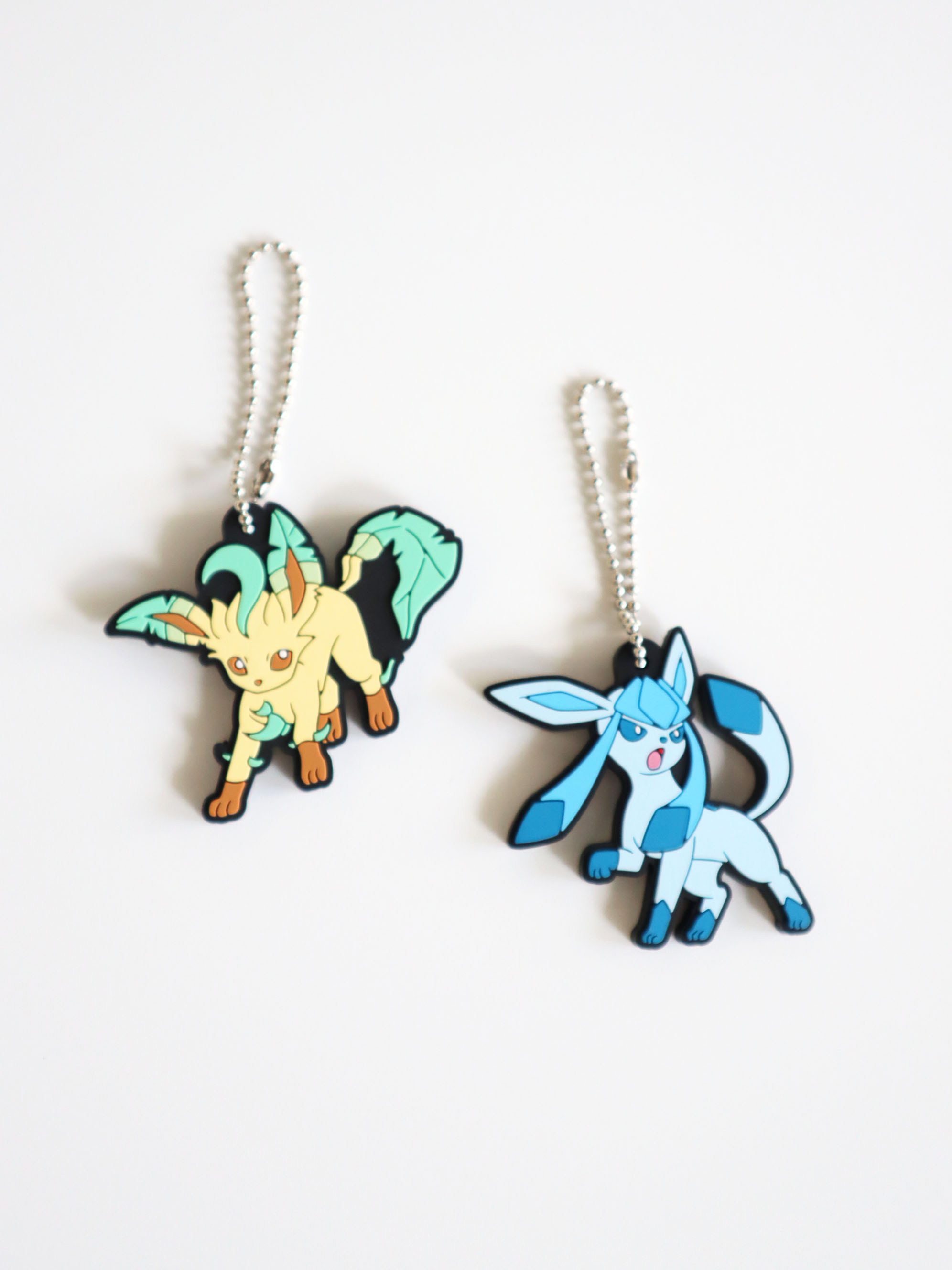 Twitter 上的 公式 プロジェクトイーブイ 続 バンダイ さんから ポケモンラバーマスコット18 が登場しているよ シンオウ地方のラインナップには もちろん リーフィア と グレイシア も お気に入りのポケモンをバッグなどにつけちゃおう T Co