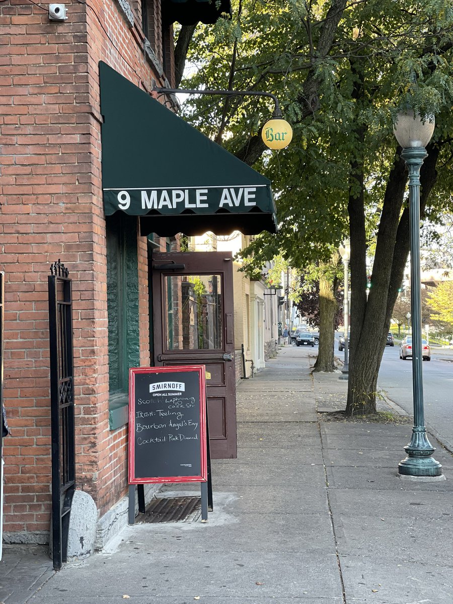 jenstewart77's tweet photo. Happy to report that #MagicMoon @9MapleAve and the #PartingGlass are all still standing in #TogaTown #oldhaunts #minivacay https://t.co/E6cWKpSn07