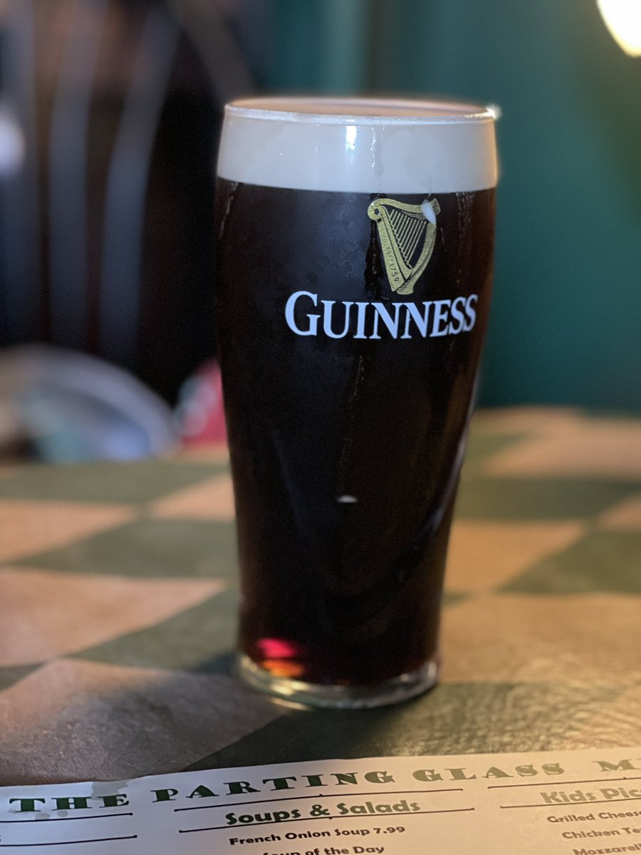 jenstewart77's tweet photo. Happy to report that #MagicMoon @9MapleAve and the #PartingGlass are all still standing in #TogaTown #oldhaunts #minivacay https://t.co/E6cWKpSn07