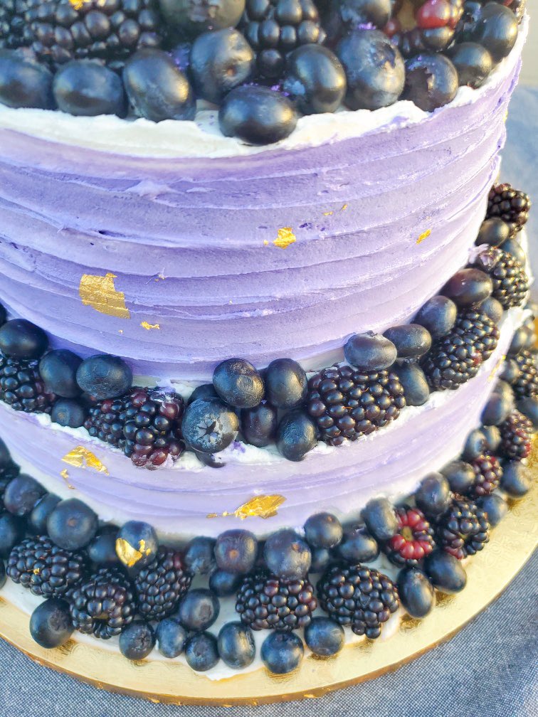 FunshineBakery's tweet photo. Congratulations Amee &amp; Vincent 🥰
.
.
.
.
.
#weddingcakeideas #weddingcakedesign #vegancake #glutenfreecake #veganbakery #glutenfreedessert #eggfree #dairyfreelife #treenutfree #plantbaseddessert #veganfrosting #blueberries #glutenfreeeats #azvegan #glutenfreeaz https://t.co/jT3guNPCfK