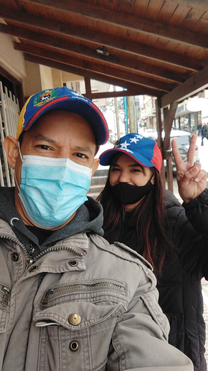ferger2120's tweet photo. Hoy 12 Octubre 2021, me llevé grata sorpresa en esta Ciudad, me ha dado cobijo y prosperidad en poco tiempo. Es como un encuentro de Razas en el día de Fundación de #Ushuaia en su Aniversario 137°. Gracias Mil organizadores y @gustavomelella @WalterVuotoTDF @UshuaiaMuni. https://t.co/sxTP96R0Ot