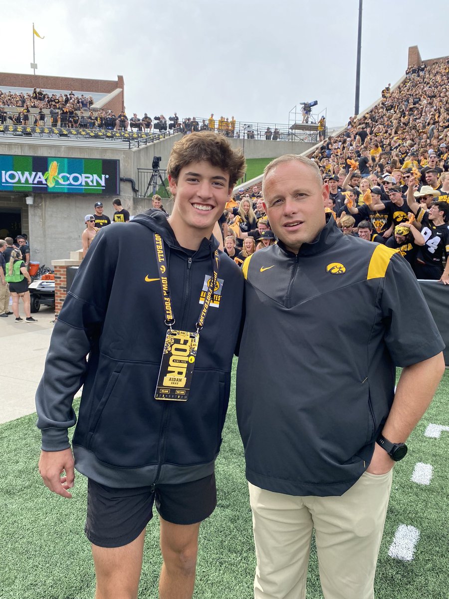 AidanGray05's tweet photo. Had an amazing time this past weekend in Iowa City! Thank you @TylerBarnesIOWA and @CoachSWallace for having me. #GoHawkeyes ⚫️🟡
@HawkeyeFootball @HuskieFB @HuskieStrength @BlairRIVALS https://t.co/Cj3IecWPOx
