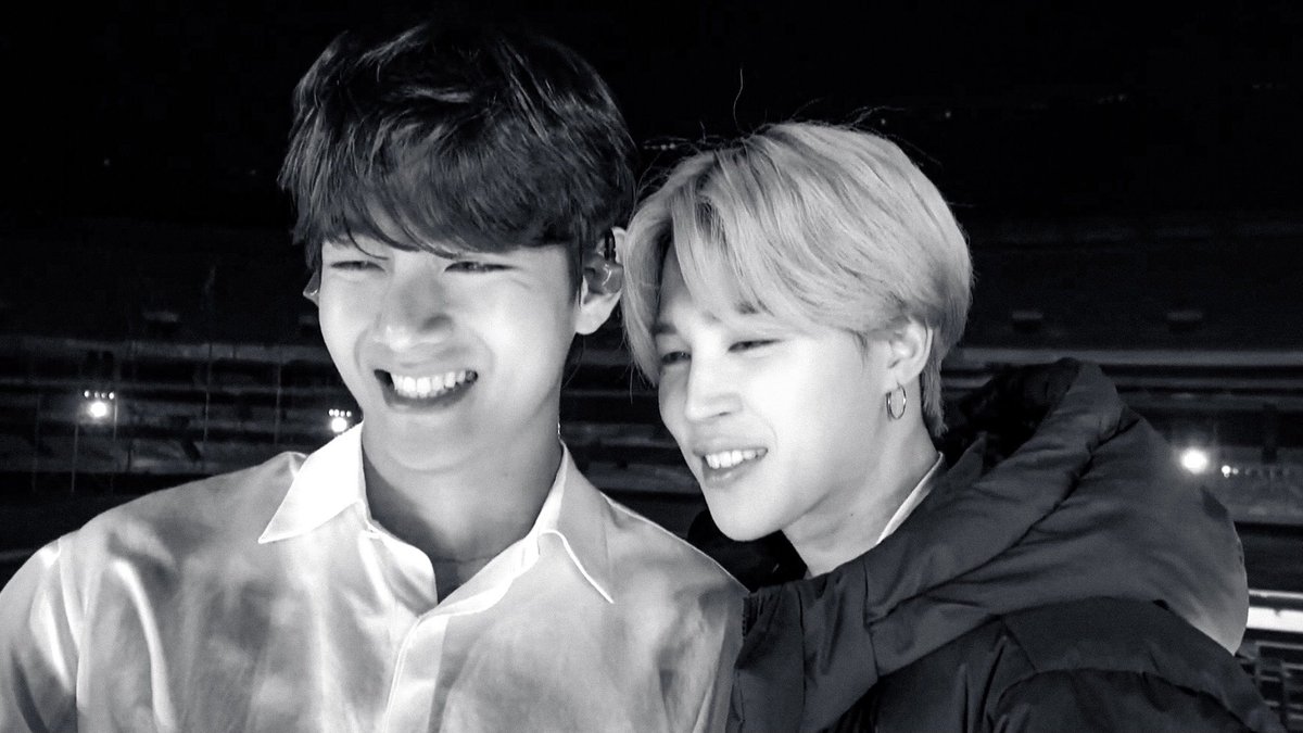 scenerytee's tweet photo. Happy birthday Jimin rl dan chara jimin rp yg paling berisik, gemes juga serpw karena saya baik saya kasih kado nih satu satu jangan berebut ye. yang satu ga bisa ditandai @brianprk95 https://t.co/vIx0HrQqJt