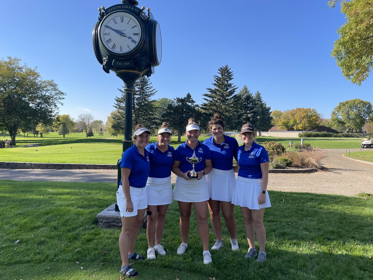 dwu_golf's tweet photo. Great finish to the fall season as the women’s team gets the victory! Megan Hinker earns medalist honors for the second time this season. Men finished 9th. #BleedBlue https://t.co/EZYLvQsWVK