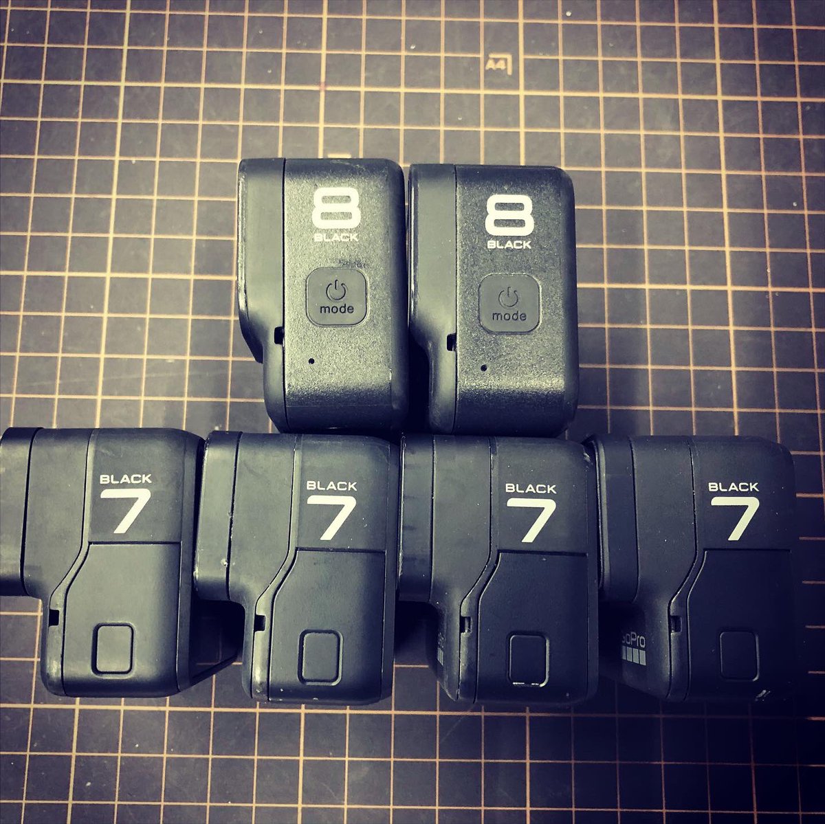 kigaru's tweet photo. 剥きブロほそろそろ8にしよう。
7はどうしよう？電源入らないのやOFF出来ないのあるけど大丈夫と思う
#goproのある生活 #nakedgopro https://t.co/07DbnkIuTI